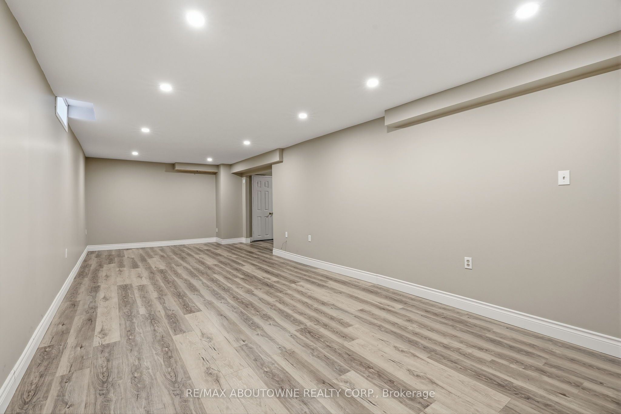 89 Waldie Road, Oakville ‣ W13598470 89 Waldie Road, Oakville ‣ W13598470