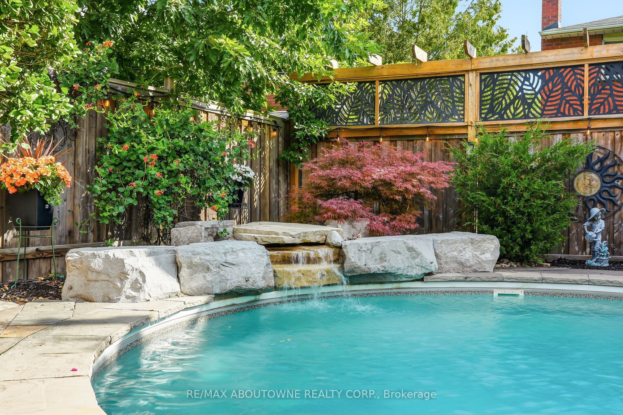 89 Waldie Road, Oakville ‣ W13598470 89 Waldie Road, Oakville ‣ W13598470
