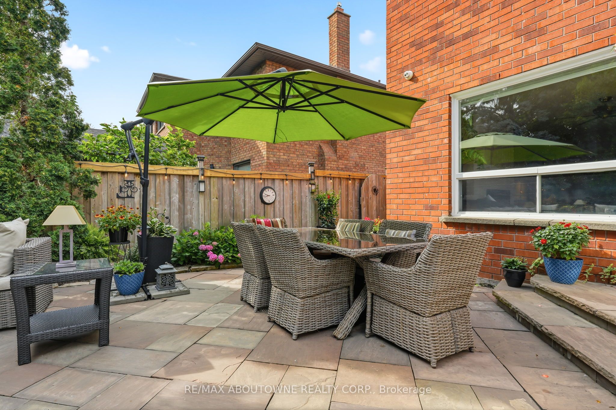 89 Waldie Road, Oakville ‣ W13598470 89 Waldie Road, Oakville ‣ W13598470