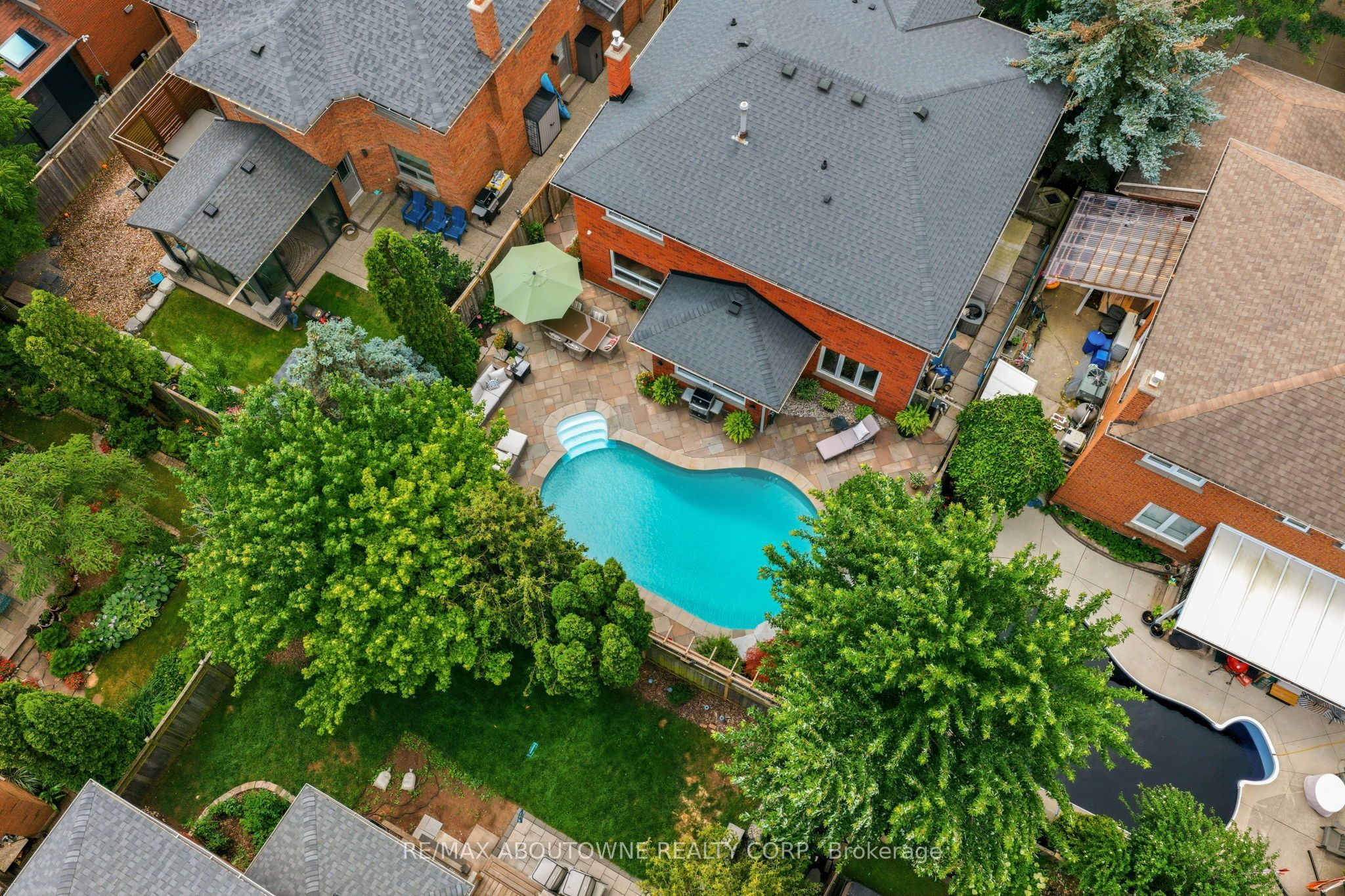 89 Waldie Road, Oakville ‣ W13598470 89 Waldie Road, Oakville ‣ W13598470