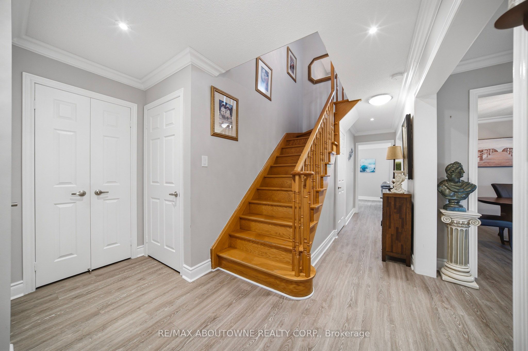 5184 Red Brush Drive, Mississauga ‣ W13599202 5184 Red Brush Drive, Mississauga ‣ W13599202