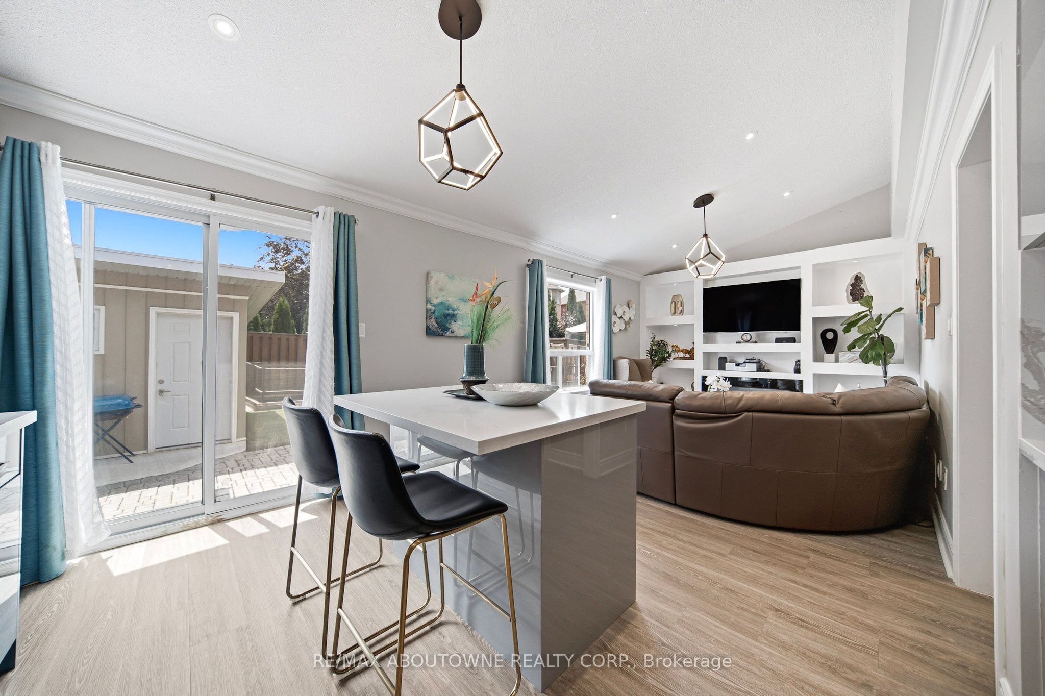 5184 Red Brush Drive, Mississauga ‣ W13599202 5184 Red Brush Drive, Mississauga ‣ W13599202