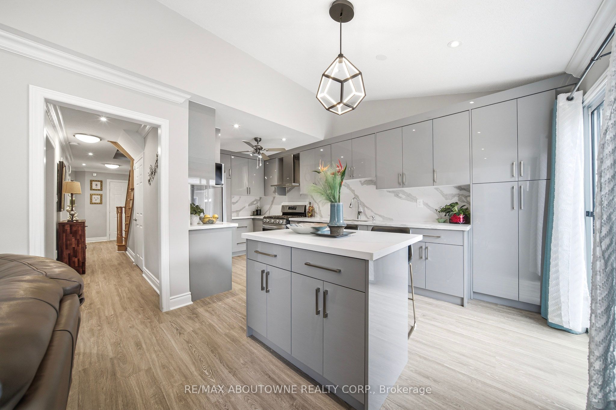 5184 Red Brush Drive, Mississauga ‣ W13599202 5184 Red Brush Drive, Mississauga ‣ W13599202
