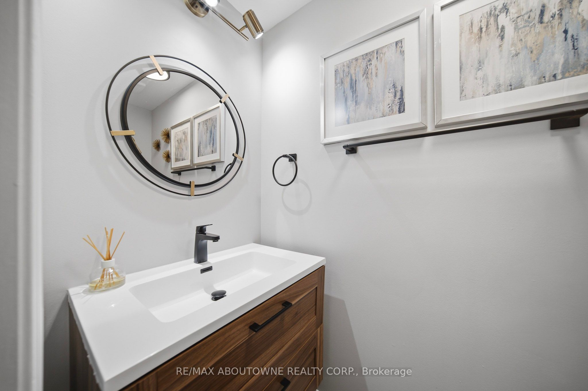 5184 Red Brush Drive, Mississauga ‣ W13599202 5184 Red Brush Drive, Mississauga ‣ W13599202