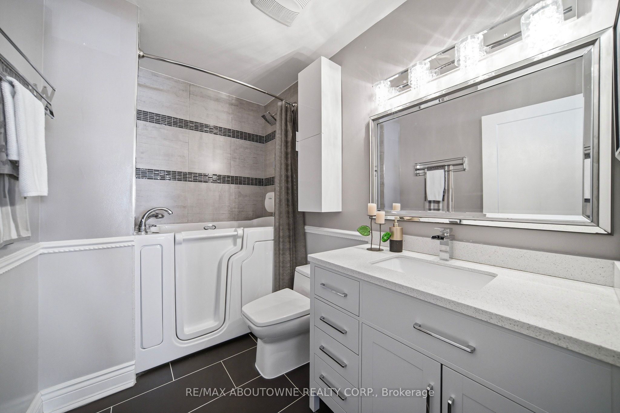 5184 Red Brush Drive, Mississauga ‣ W13599202 5184 Red Brush Drive, Mississauga ‣ W13599202