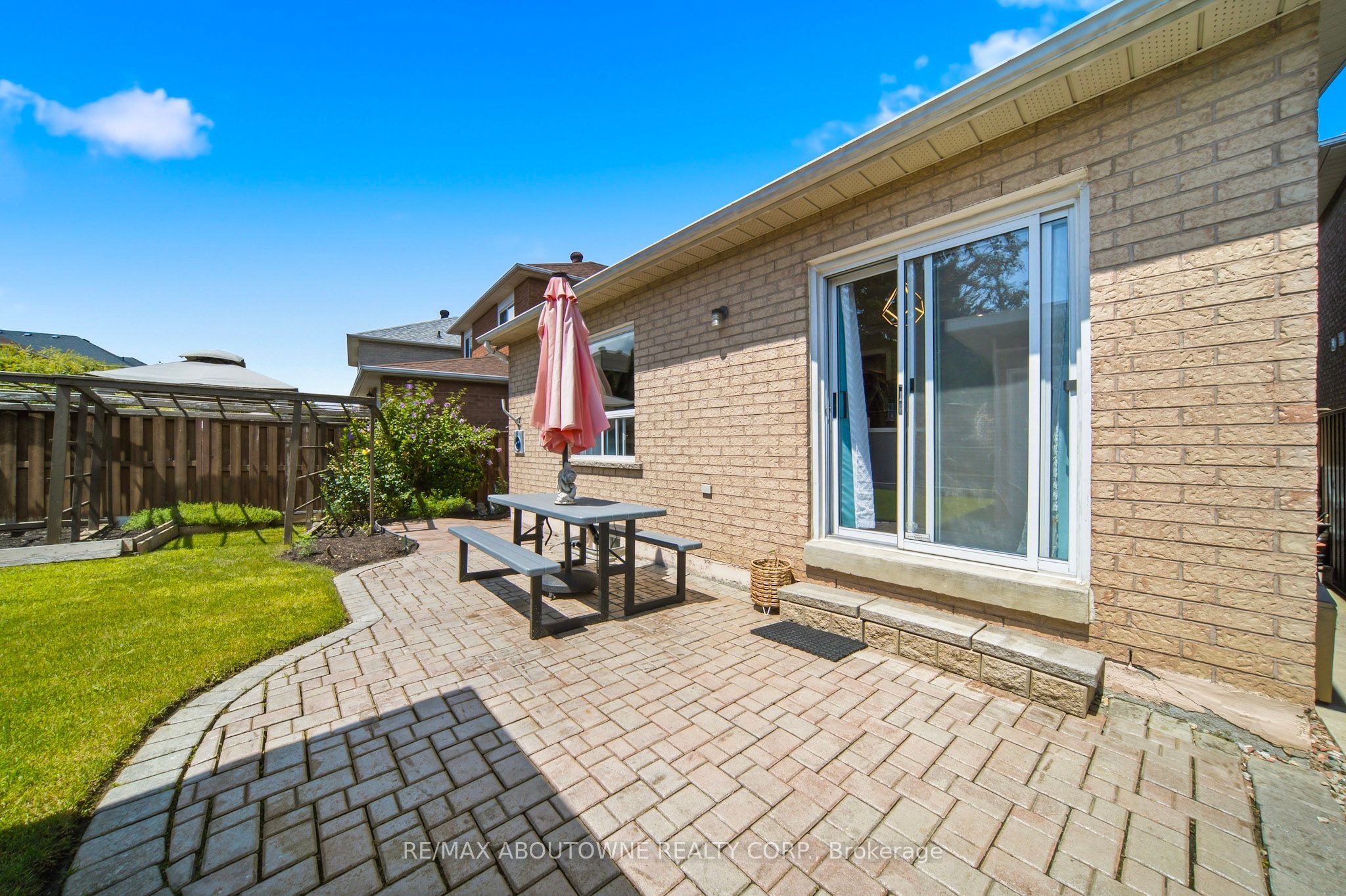 5184 Red Brush Drive, Mississauga ‣ W13599202 5184 Red Brush Drive, Mississauga ‣ W13599202