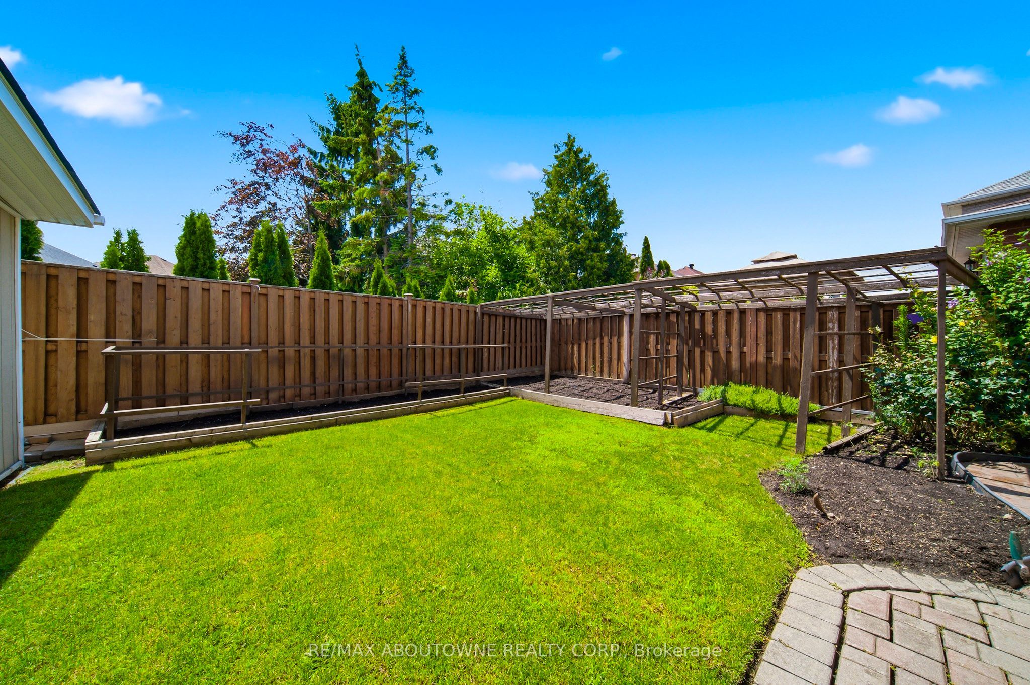 5184 Red Brush Drive, Mississauga ‣ W13599202 5184 Red Brush Drive, Mississauga ‣ W13599202