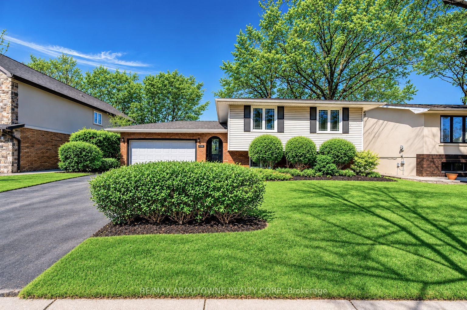 2165 Dunedin Road, Oakville