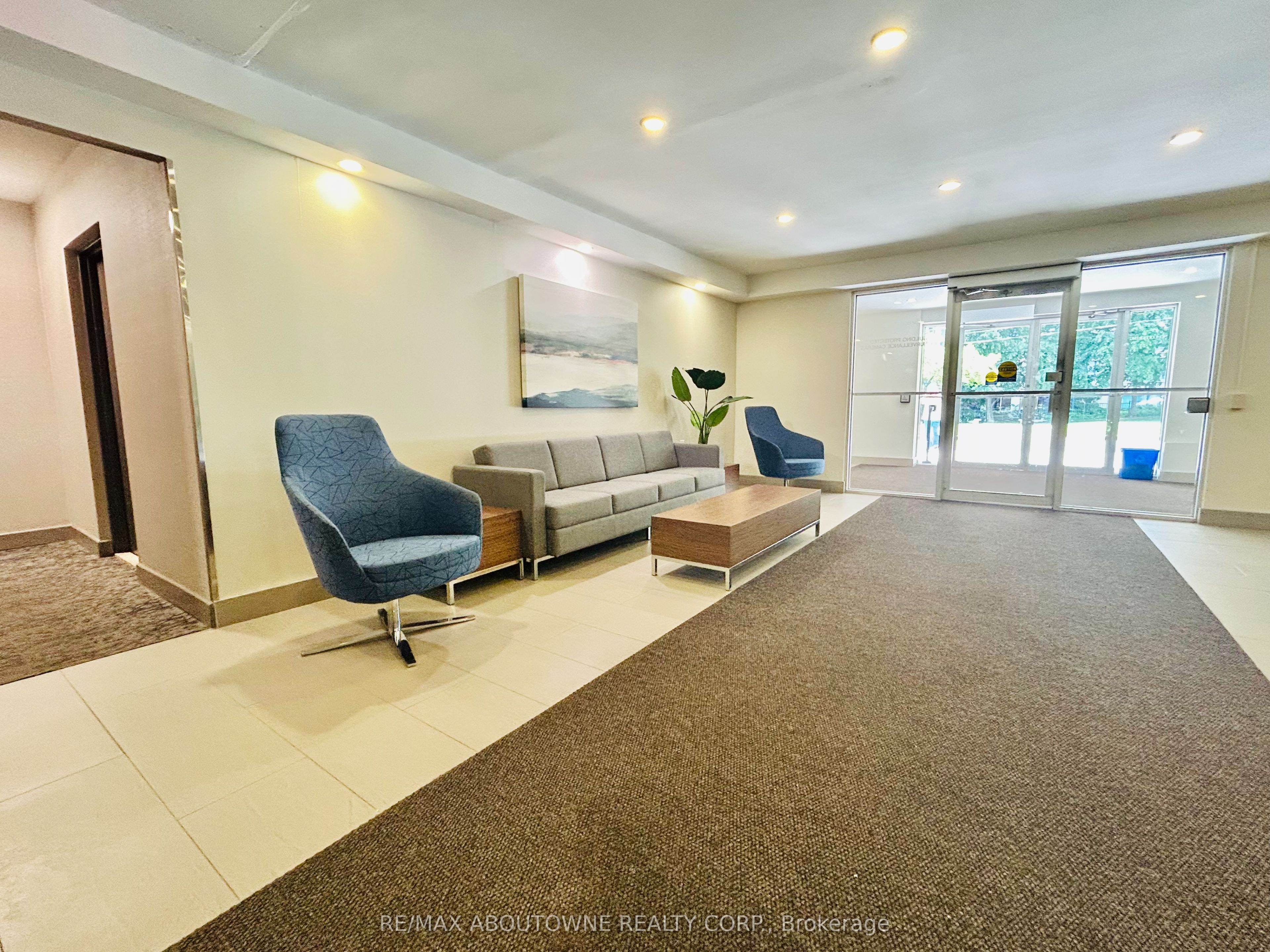 07 – 101 Millside Drive, Milton ‣ W13612360 07 – 101 Millside Drive, Milton ‣ W13612360