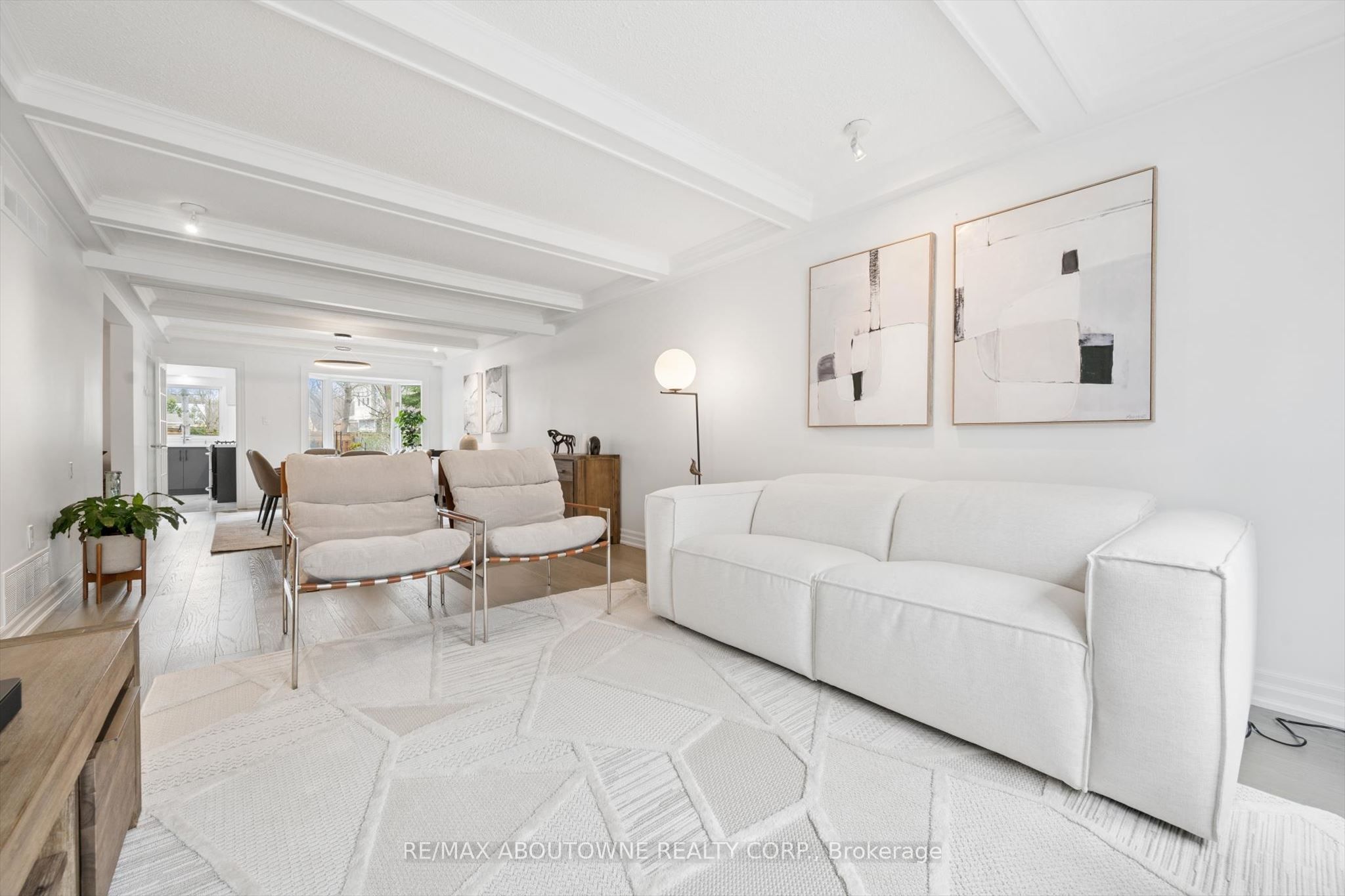 1194 Queen Victoria Avenue, Mississauga
