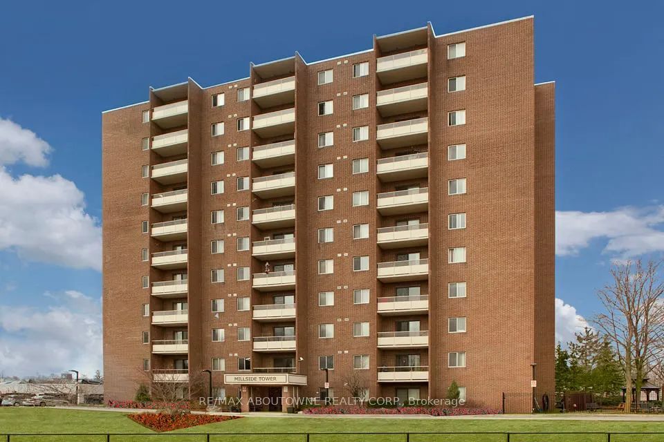 03 – 82 Millside Drive, Milton ‣ W13613996 03 – 82 Millside Drive, Milton ‣ W13613996