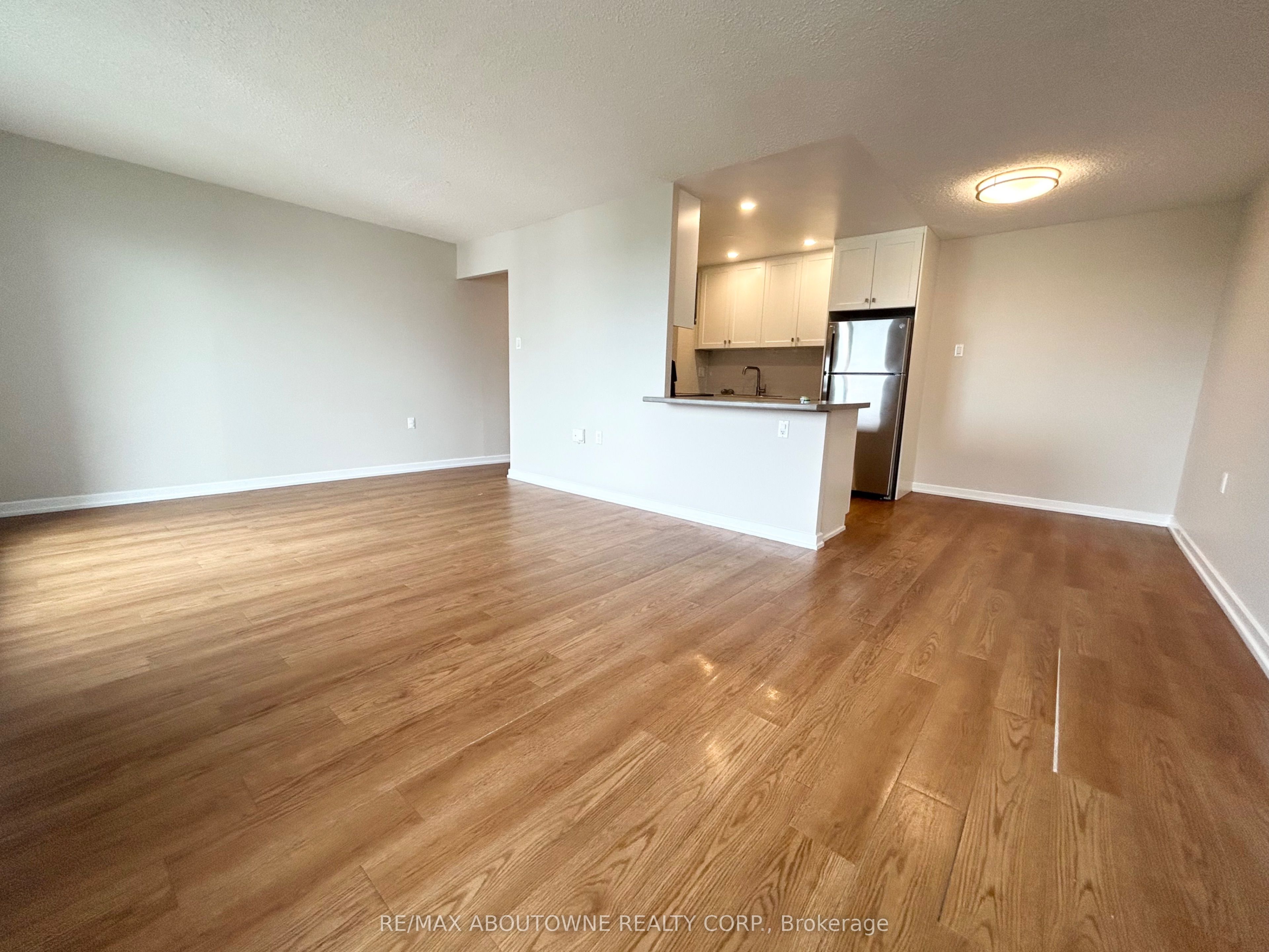 03 – 82 Millside Drive, Milton ‣ W13613996 03 – 82 Millside Drive, Milton ‣ W13613996