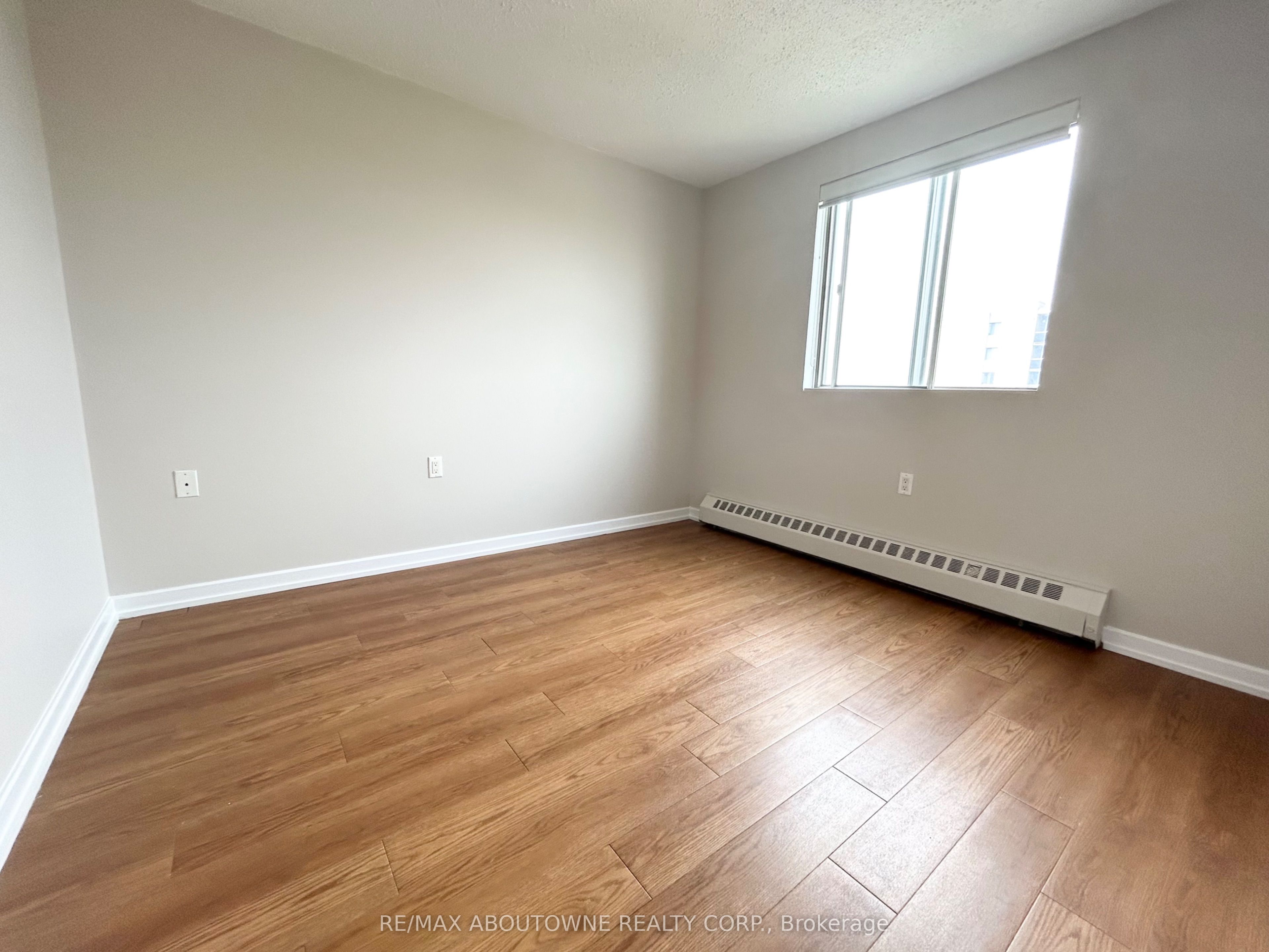 03 – 82 Millside Drive, Milton ‣ W13613996 03 – 82 Millside Drive, Milton ‣ W13613996