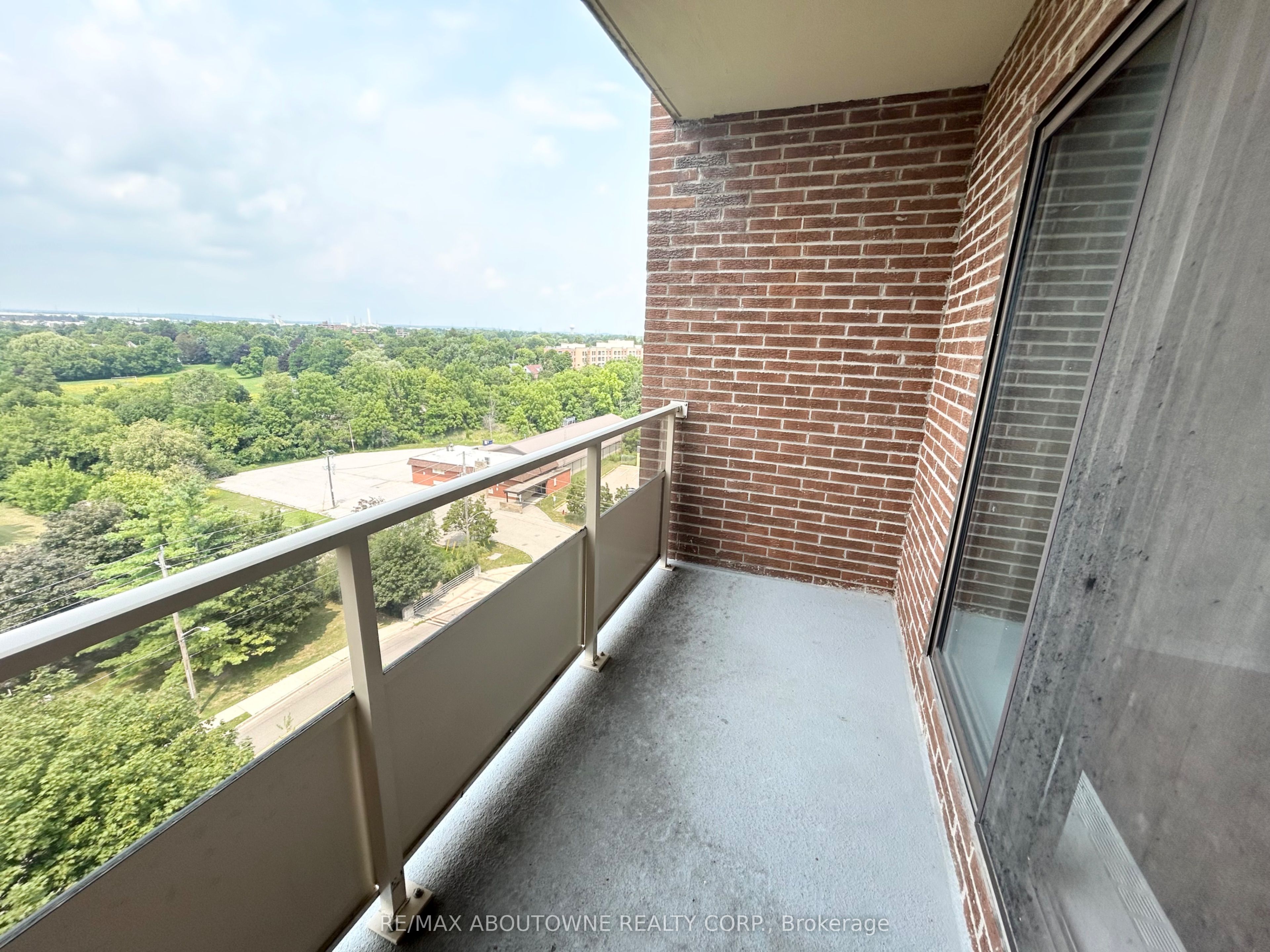 03 – 82 Millside Drive, Milton ‣ W13613996 03 – 82 Millside Drive, Milton ‣ W13613996