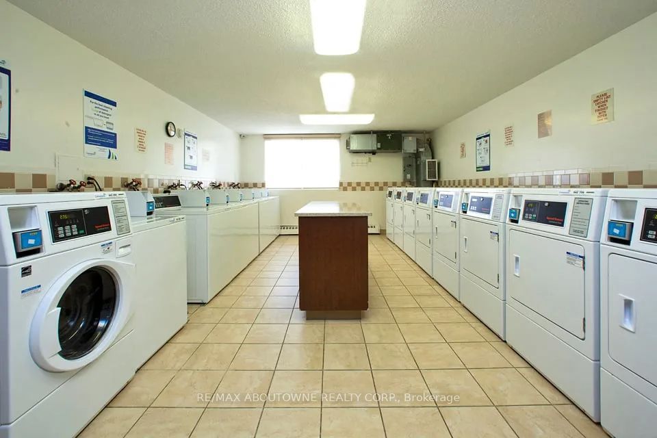 03 – 82 Millside Drive, Milton ‣ W13613996 03 – 82 Millside Drive, Milton ‣ W13613996