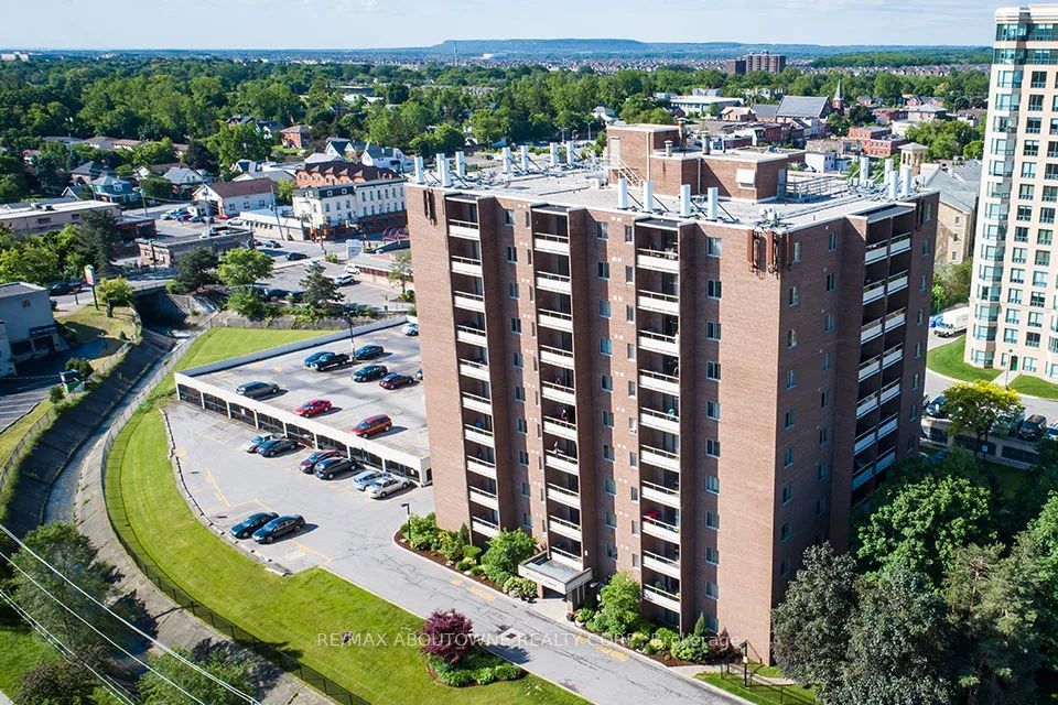 03 – 82 Millside Drive, Milton ‣ W13613996 03 – 82 Millside Drive, Milton ‣ W13613996