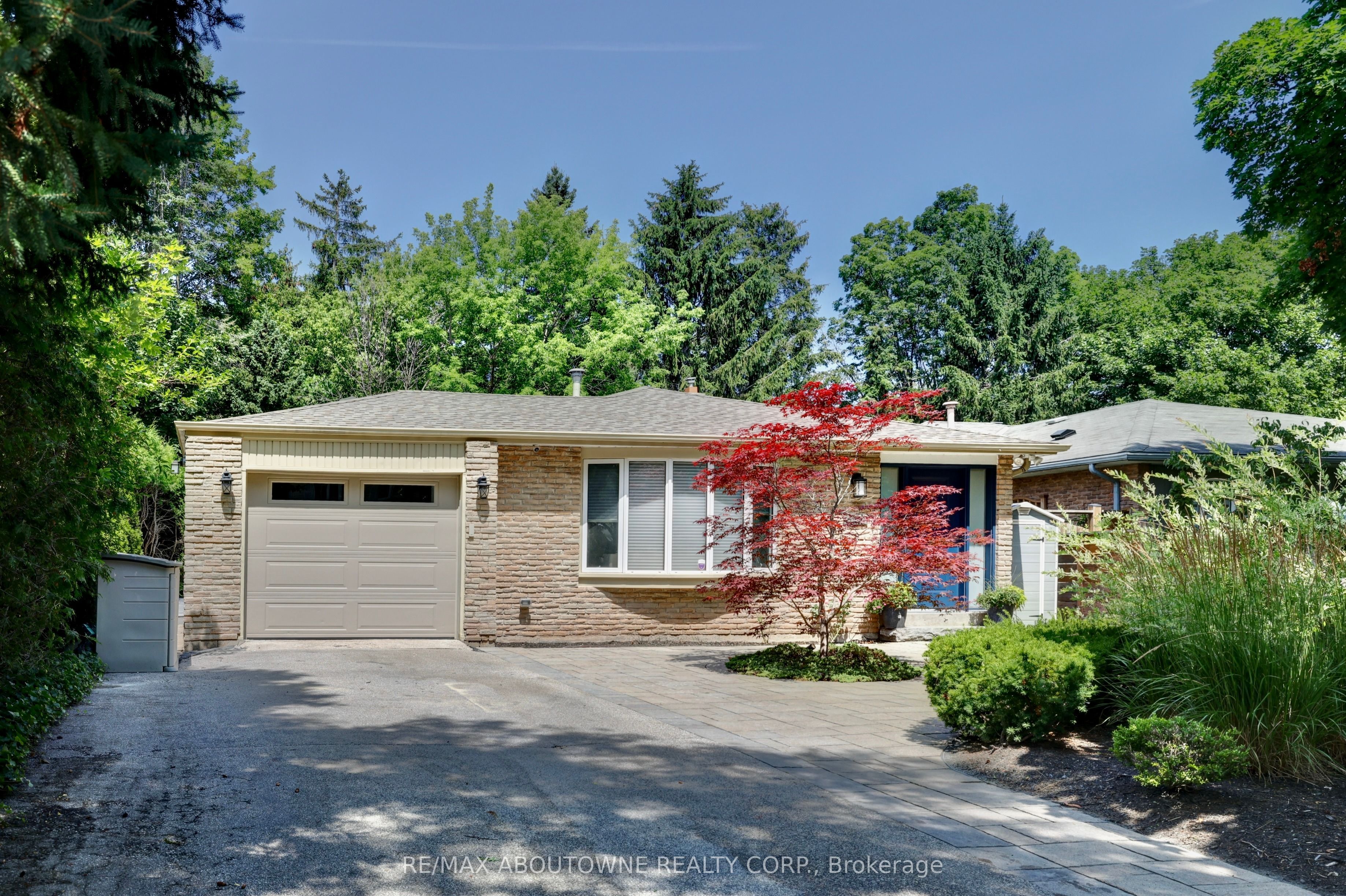 497 Anthony Drive, Oakville