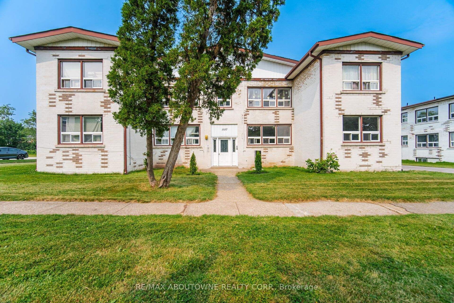 1037 Churchill Avenue, Oakville
