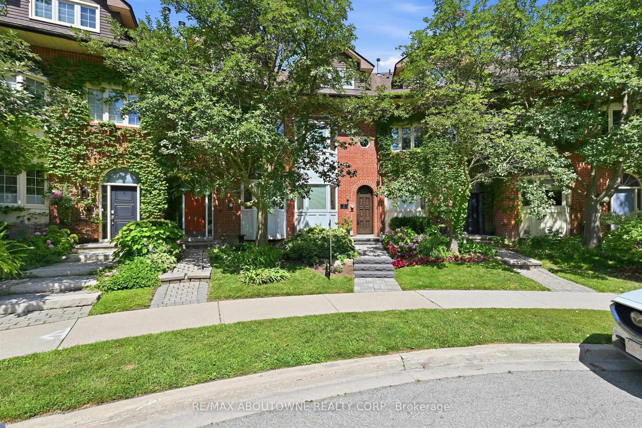 25 Southwind Terrace, Oakville