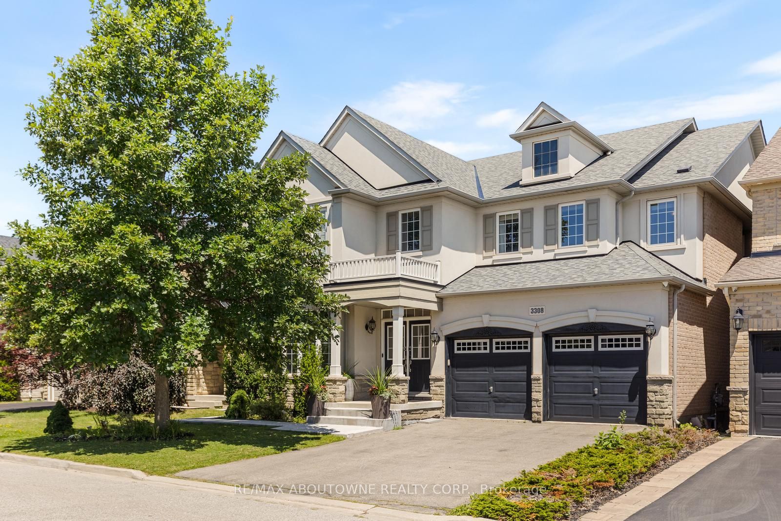 3308 Liptay Avenue, Oakville