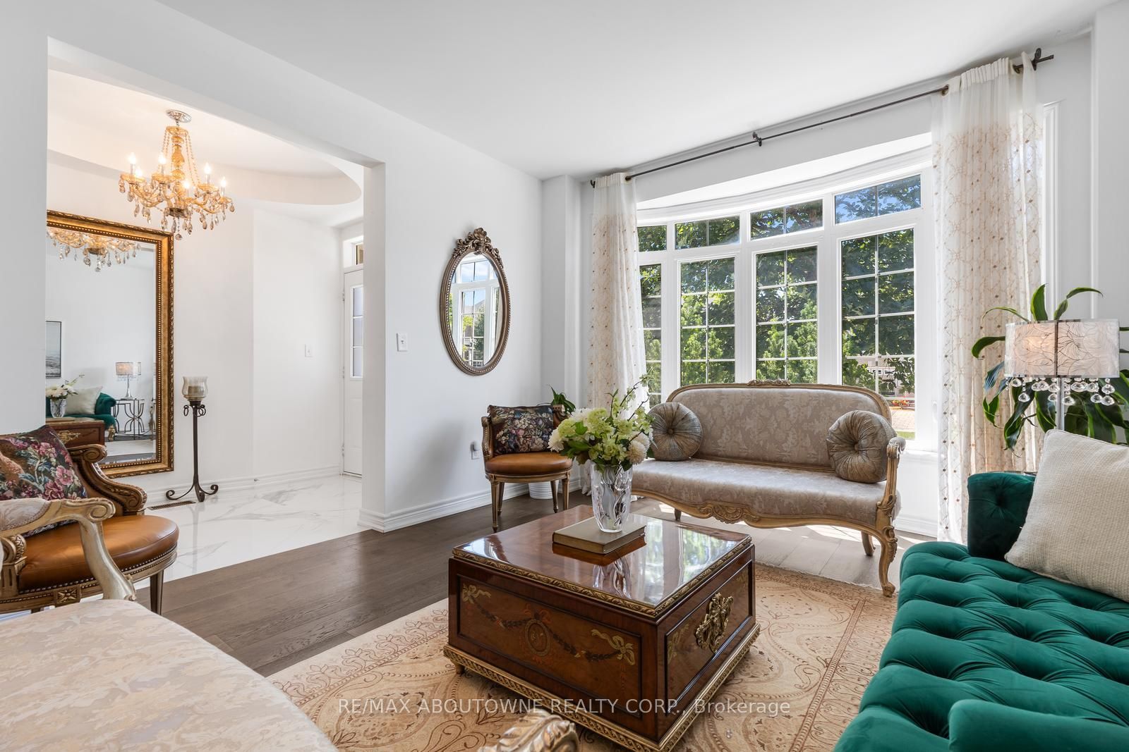 3308 Liptay Avenue, Oakville ‣ W13626770 3308 Liptay Avenue, Oakville ‣ W13626770