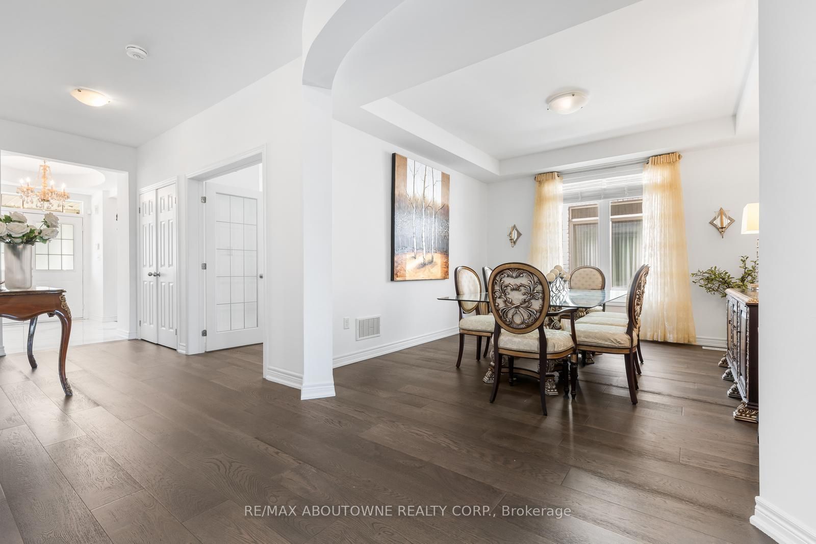 3308 Liptay Avenue, Oakville ‣ W13626770 3308 Liptay Avenue, Oakville ‣ W13626770