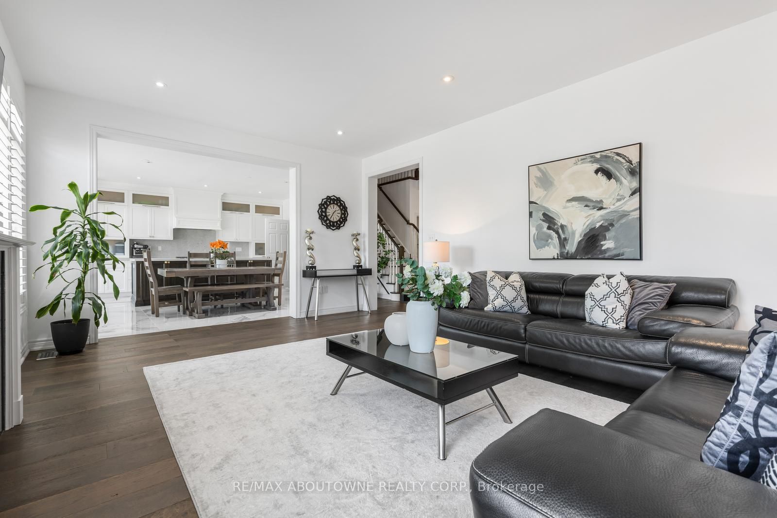 3308 Liptay Avenue, Oakville ‣ W13626770 3308 Liptay Avenue, Oakville ‣ W13626770