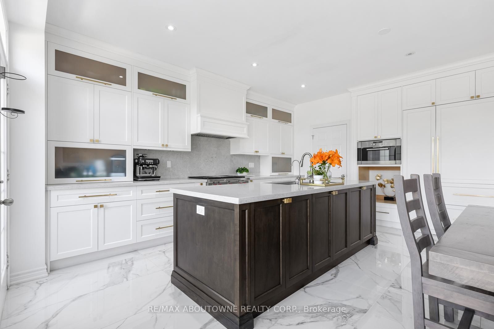 3308 Liptay Avenue, Oakville ‣ W13626770 3308 Liptay Avenue, Oakville ‣ W13626770