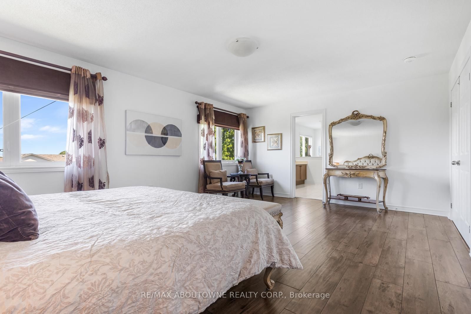 3308 Liptay Avenue, Oakville ‣ W13626770 3308 Liptay Avenue, Oakville ‣ W13626770