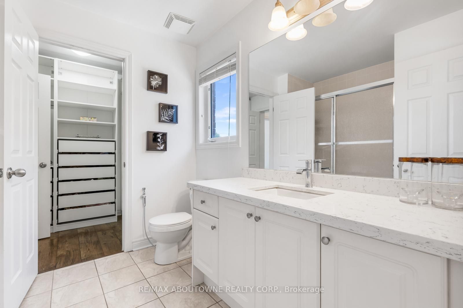 3308 Liptay Avenue, Oakville ‣ W13626770 3308 Liptay Avenue, Oakville ‣ W13626770