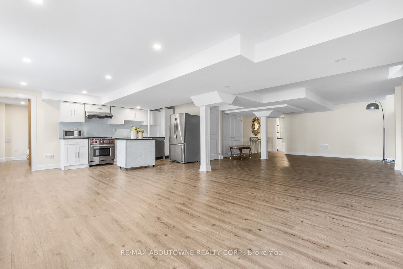 3308 Liptay Avenue, Oakville ‣ W13626770 3308 Liptay Avenue, Oakville ‣ W13626770