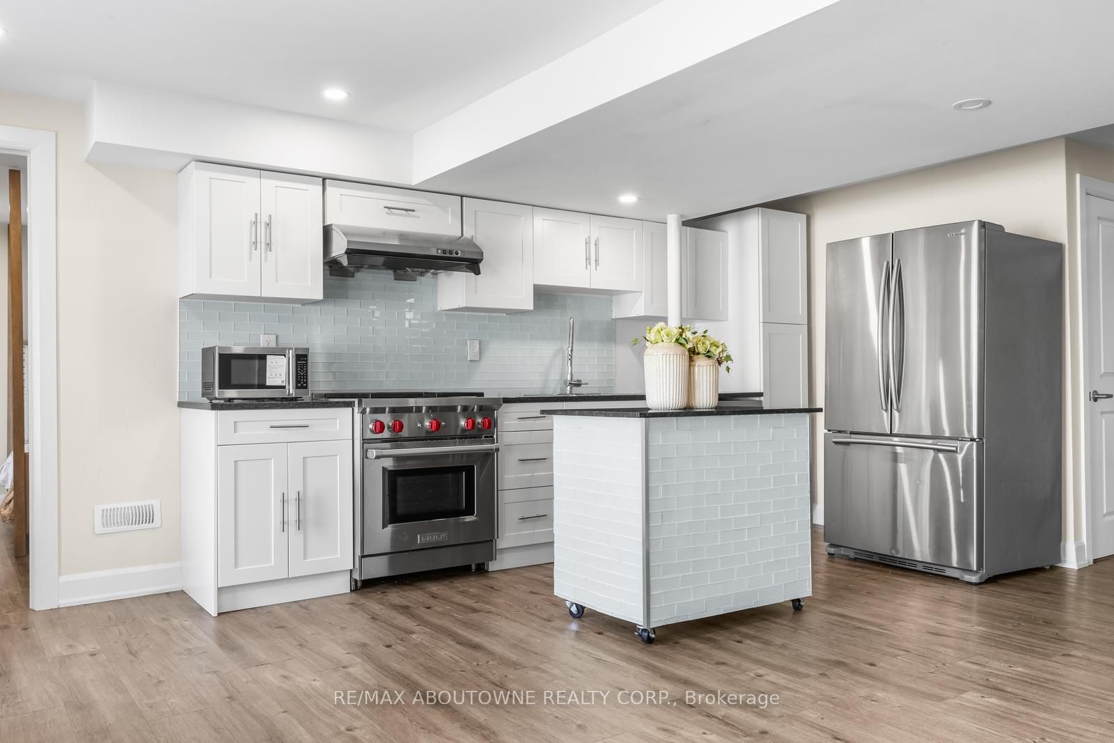 3308 Liptay Avenue, Oakville ‣ W13626770 3308 Liptay Avenue, Oakville ‣ W13626770