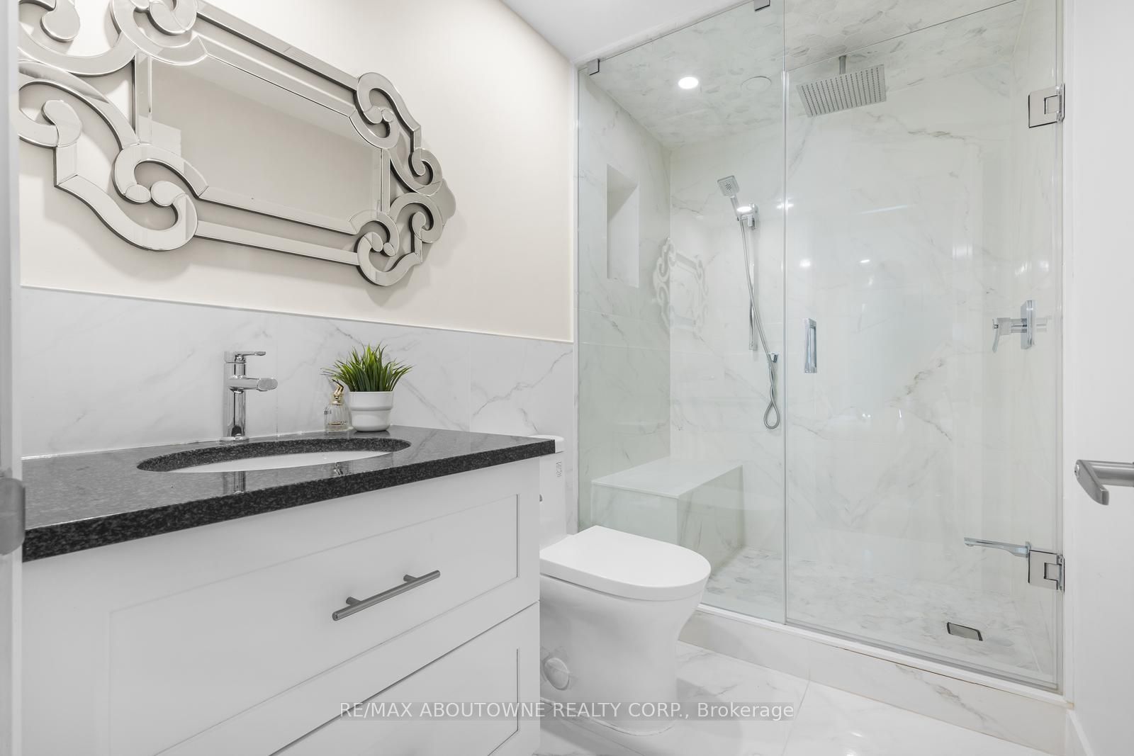 3308 Liptay Avenue, Oakville ‣ W13626770 3308 Liptay Avenue, Oakville ‣ W13626770