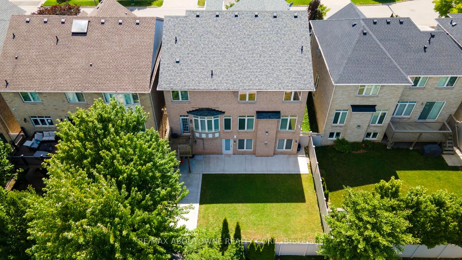 3308 Liptay Avenue, Oakville ‣ W13626770 3308 Liptay Avenue, Oakville ‣ W13626770