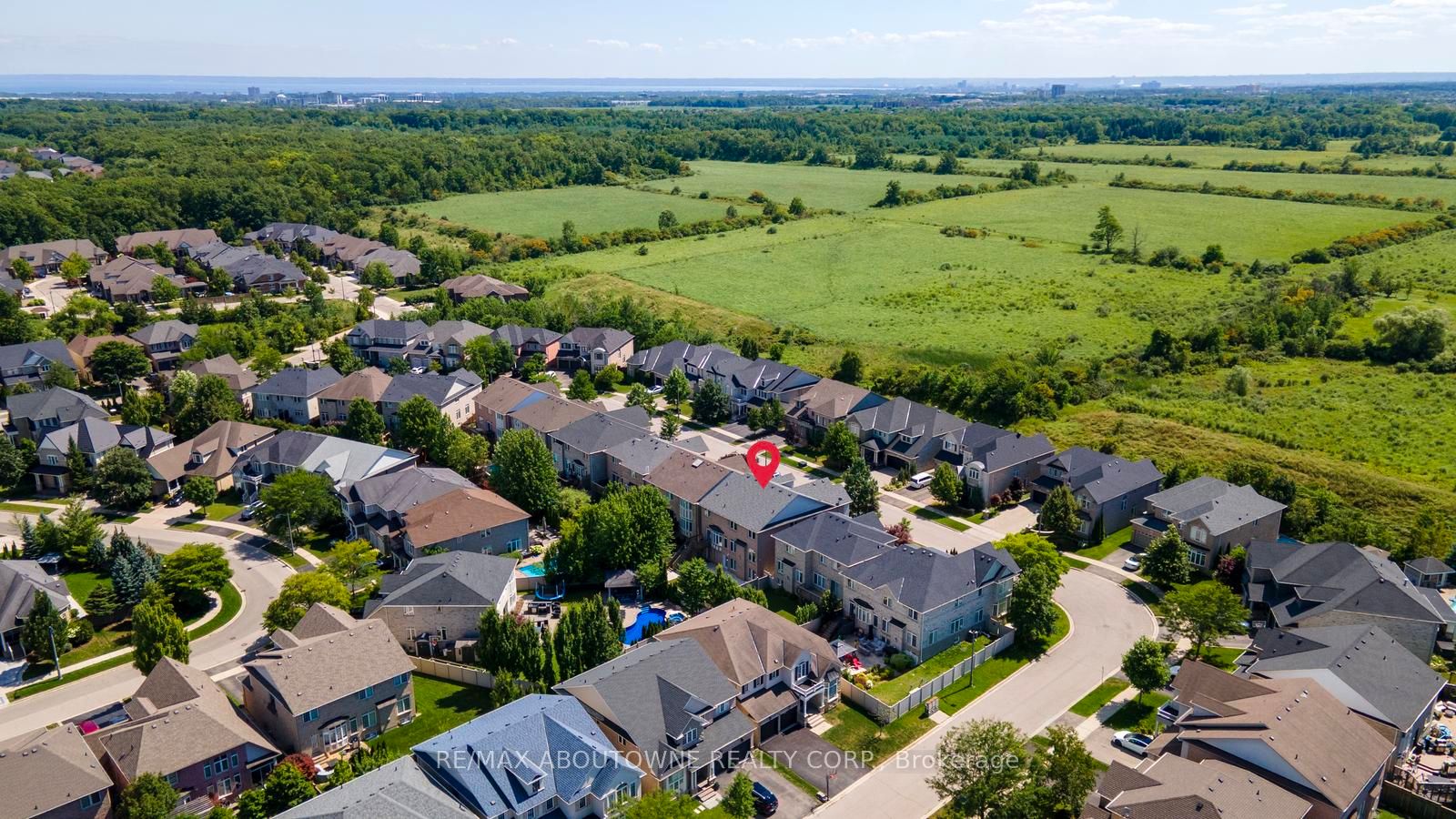 3308 Liptay Avenue, Oakville ‣ W13626770 3308 Liptay Avenue, Oakville ‣ W13626770