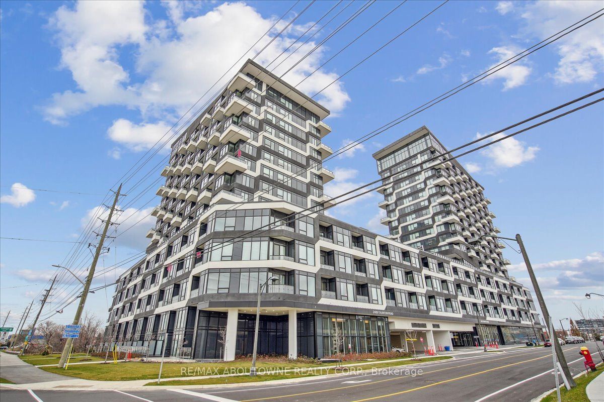 19 – 2489 Taunton Road, Oakville