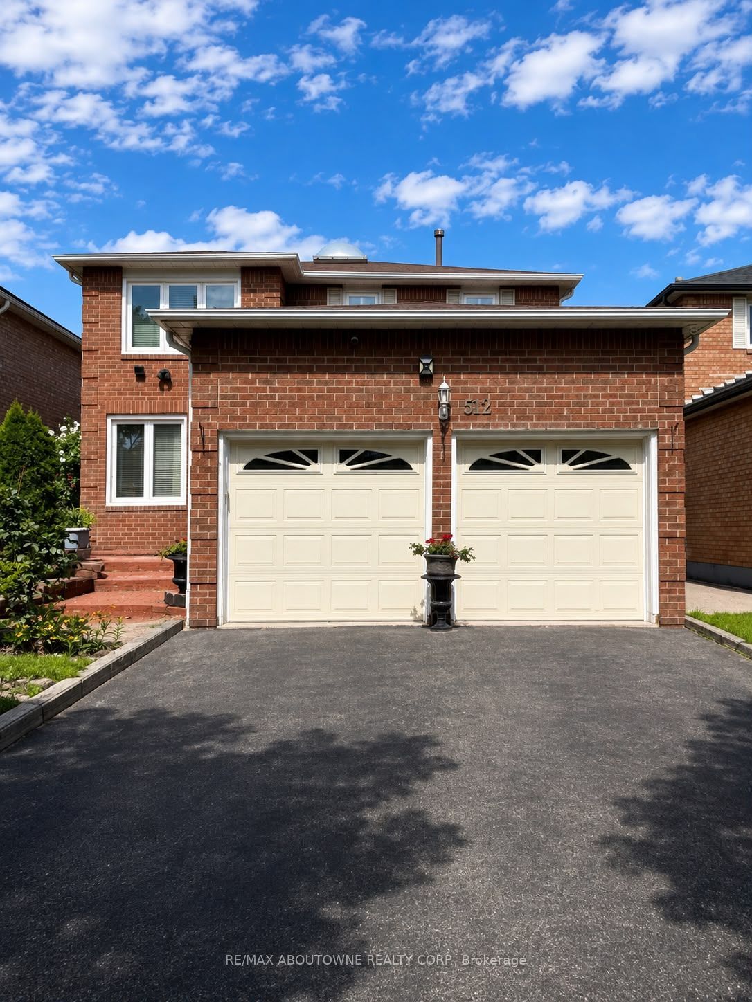 512 Chieftan Circle, Mississauga