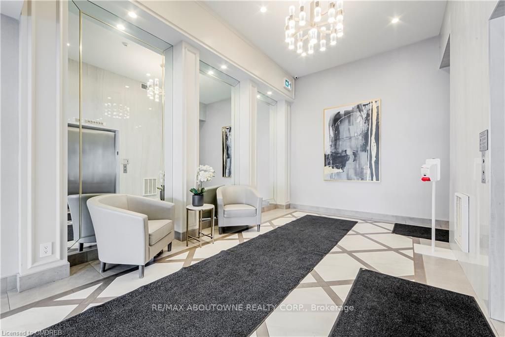 19 – 100 Bronte Road, Oakville ‣ W13701828 19 – 100 Bronte Road, Oakville ‣ W13701828
