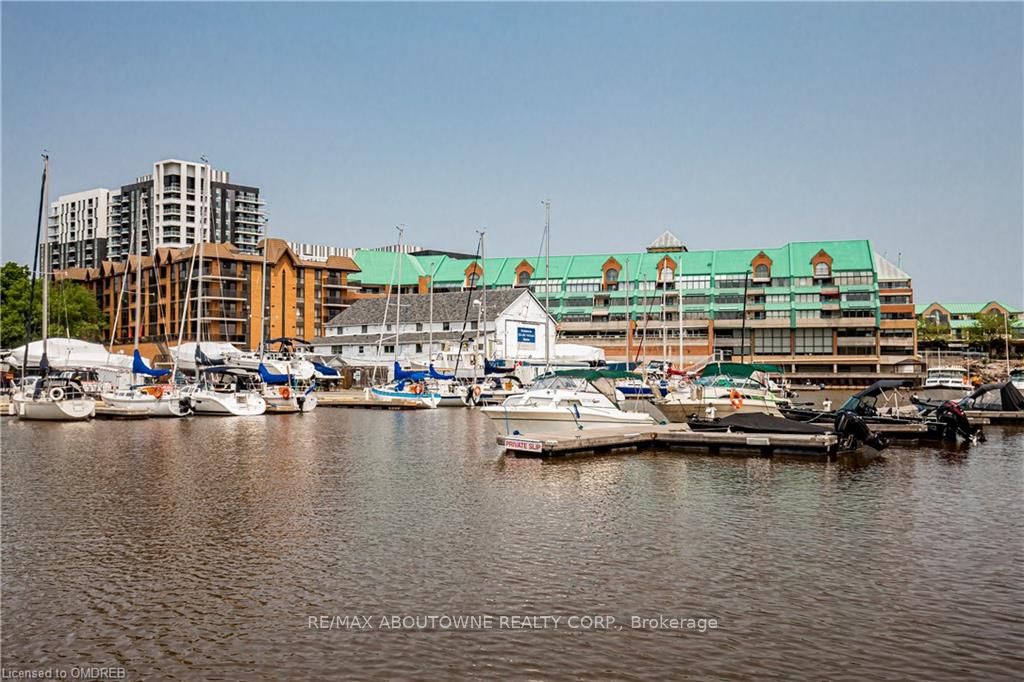 19 – 100 Bronte Road, Oakville ‣ W13701828 19 – 100 Bronte Road, Oakville ‣ W13701828