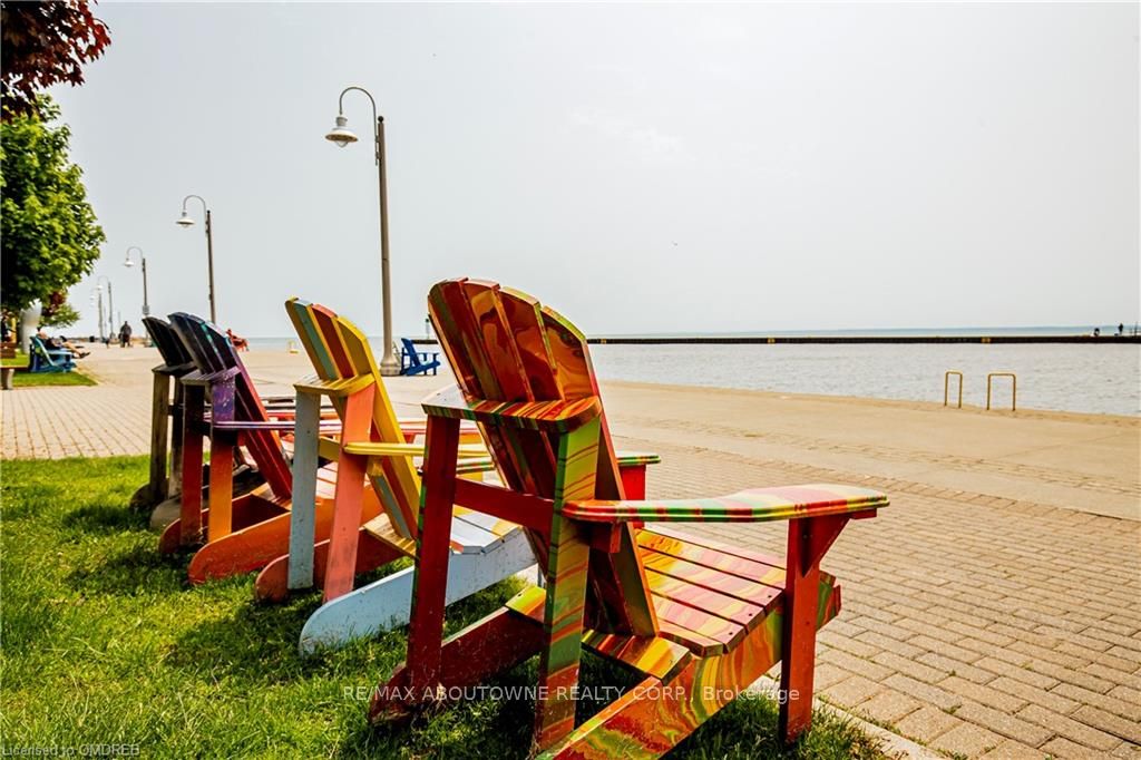19 – 100 Bronte Road, Oakville ‣ W13701828 19 – 100 Bronte Road, Oakville ‣ W13701828