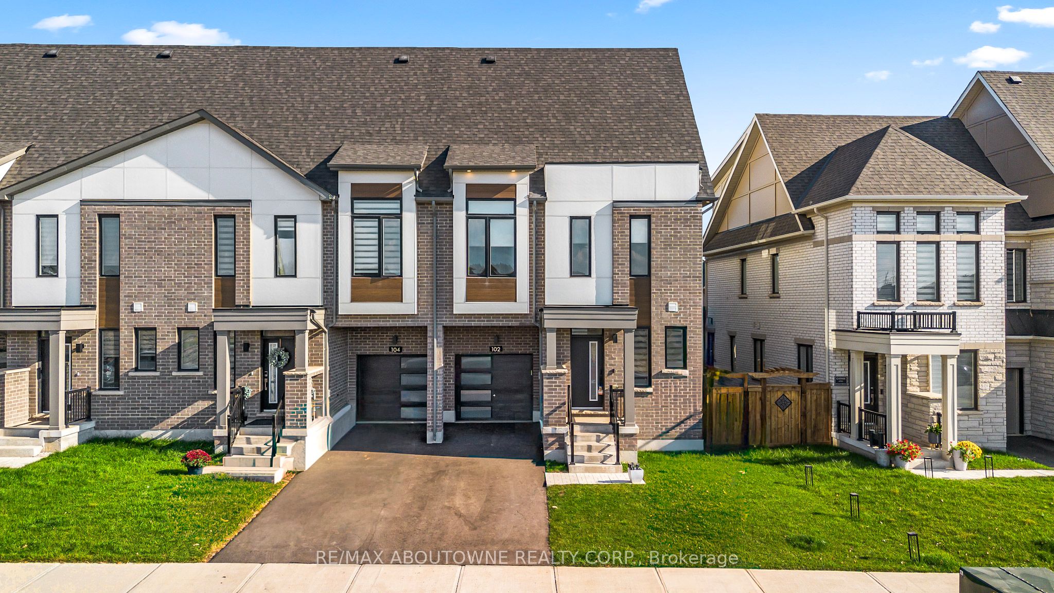 102 Settlers Road, Oakville