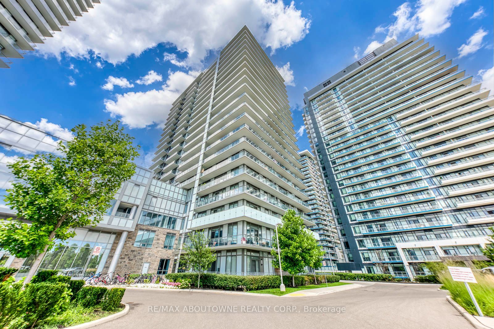 09 – 4675 Metcalfe Avenue, Mississauga