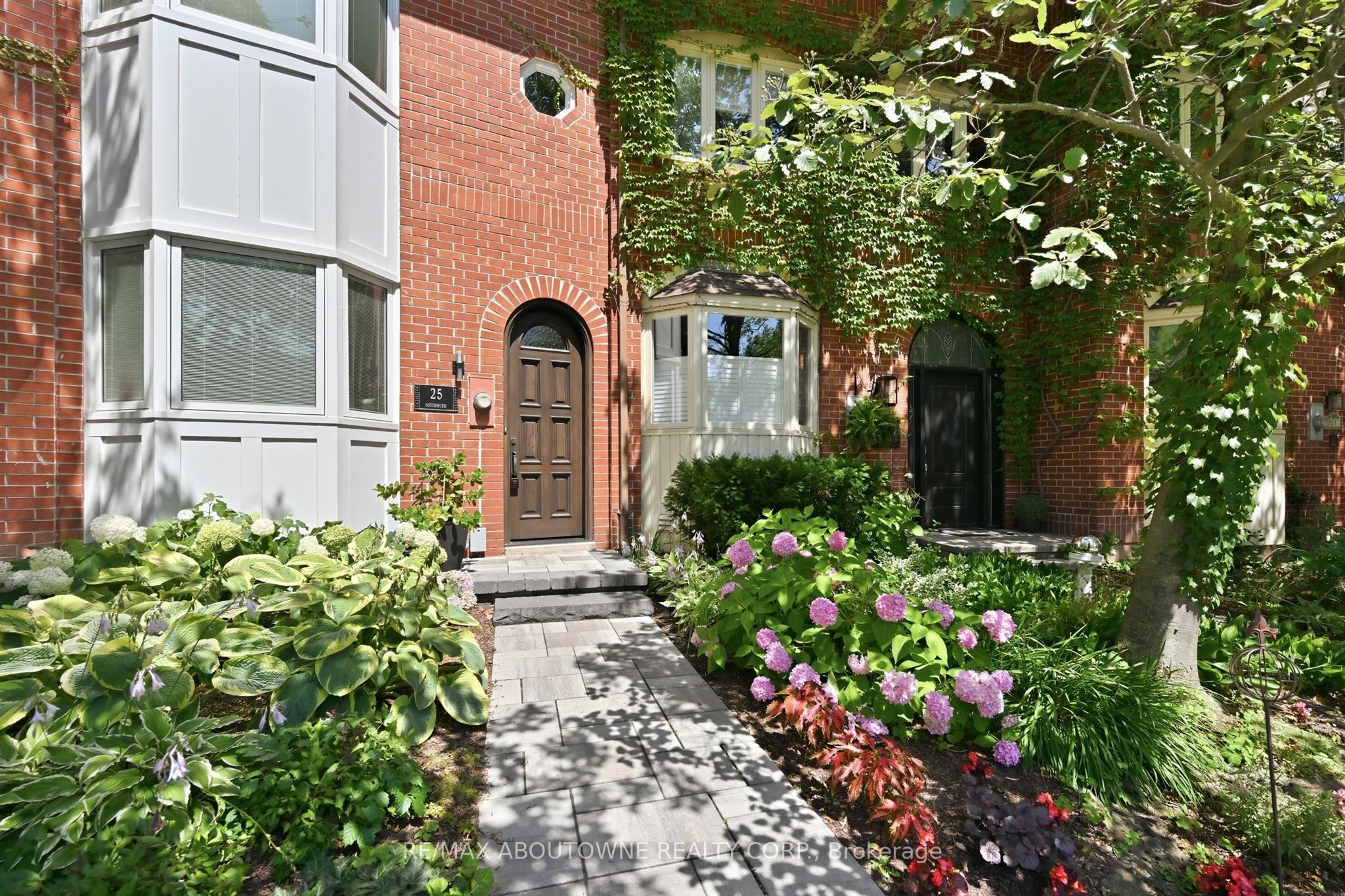 25 Southwind Terrace, Oakville