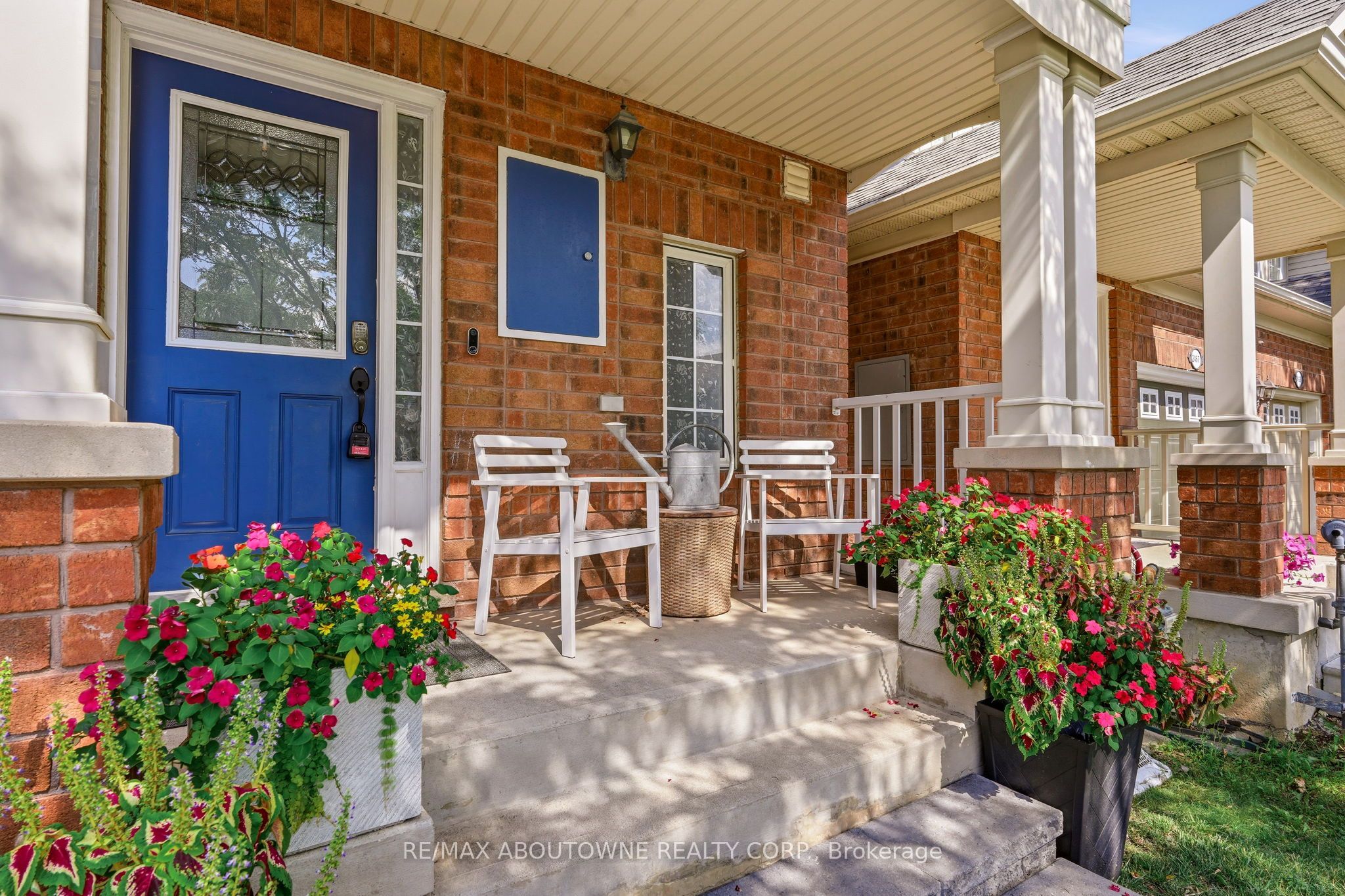 2469 Springforest Drive, Oakville ‣ W13716872 2469 Springforest Drive, Oakville ‣ W13716872