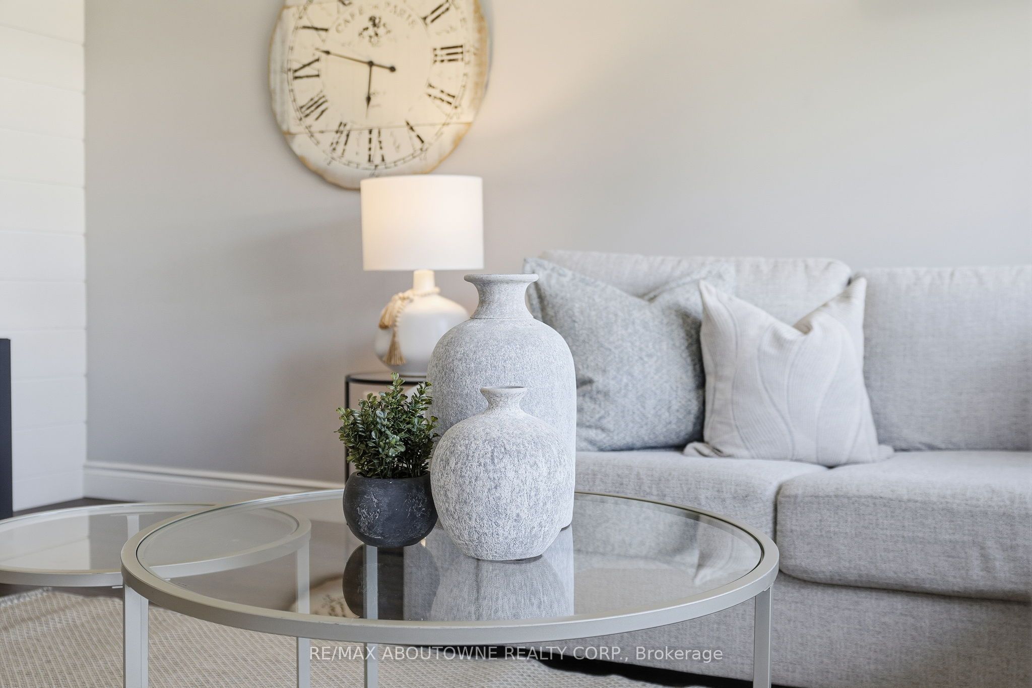 2469 Springforest Drive, Oakville ‣ W13716872 2469 Springforest Drive, Oakville ‣ W13716872