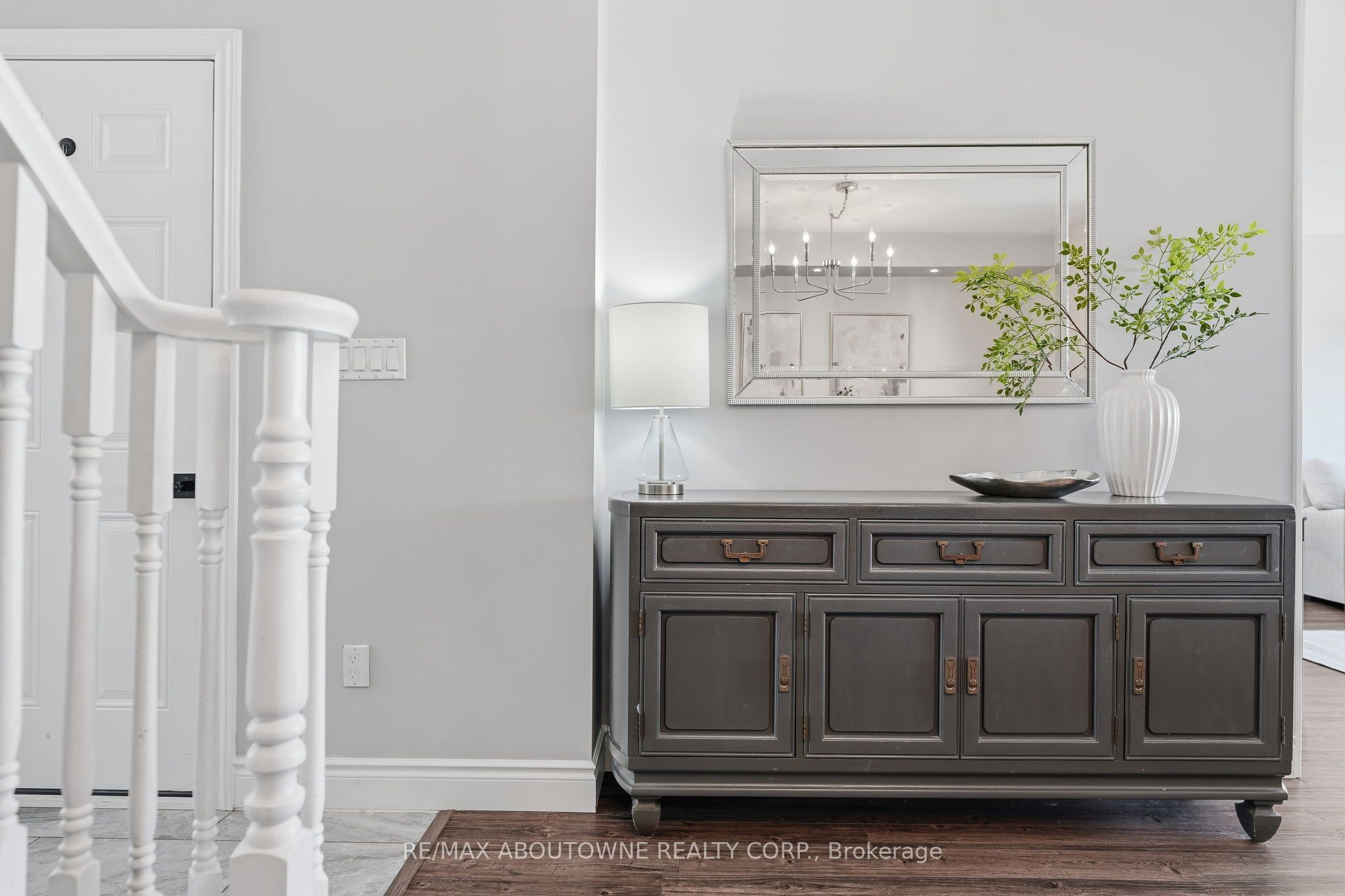 2469 Springforest Drive, Oakville ‣ W13716872 2469 Springforest Drive, Oakville ‣ W13716872
