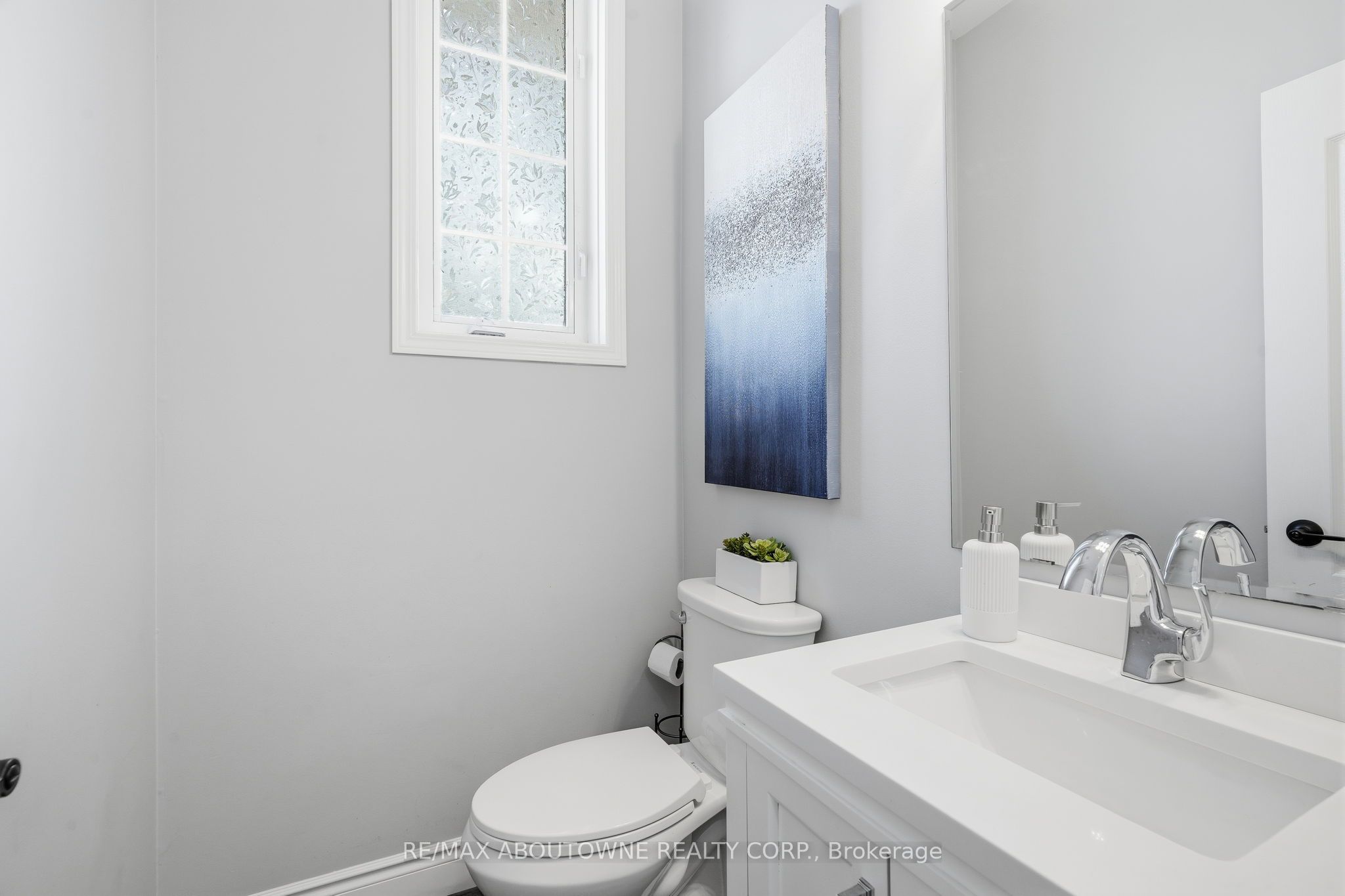2469 Springforest Drive, Oakville ‣ W13716872 2469 Springforest Drive, Oakville ‣ W13716872