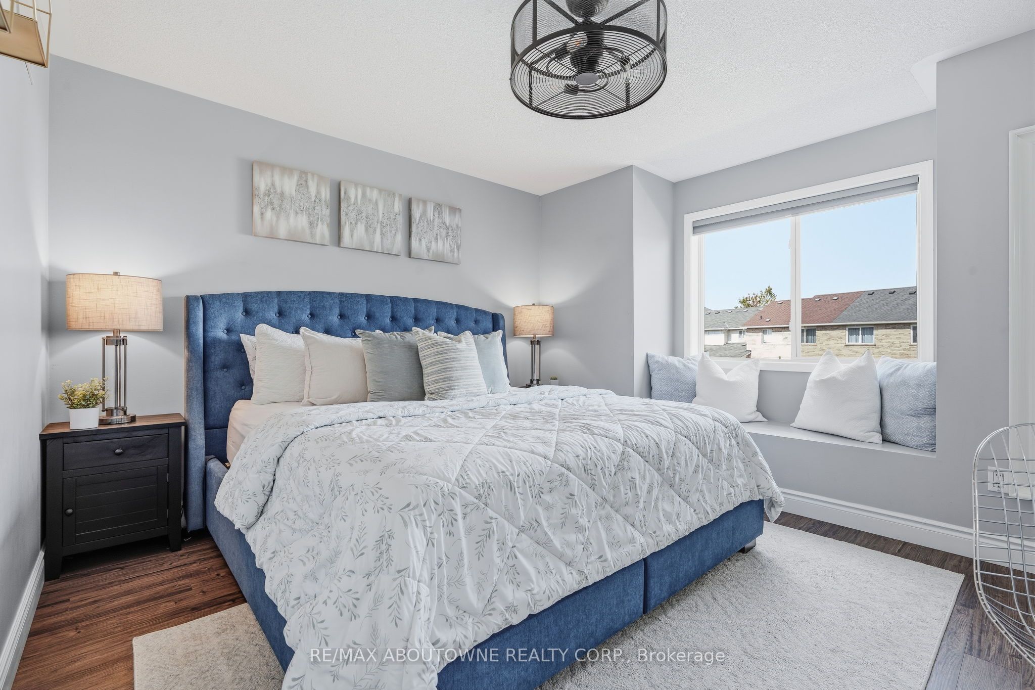 2469 Springforest Drive, Oakville ‣ W13716872 2469 Springforest Drive, Oakville ‣ W13716872