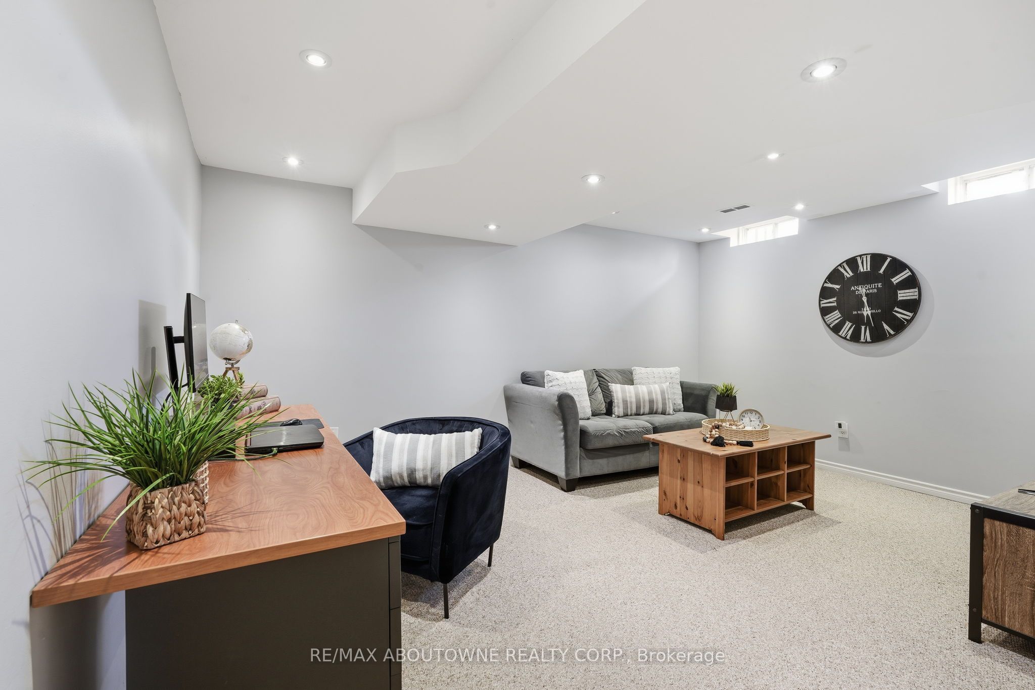 2469 Springforest Drive, Oakville ‣ W13716872 2469 Springforest Drive, Oakville ‣ W13716872