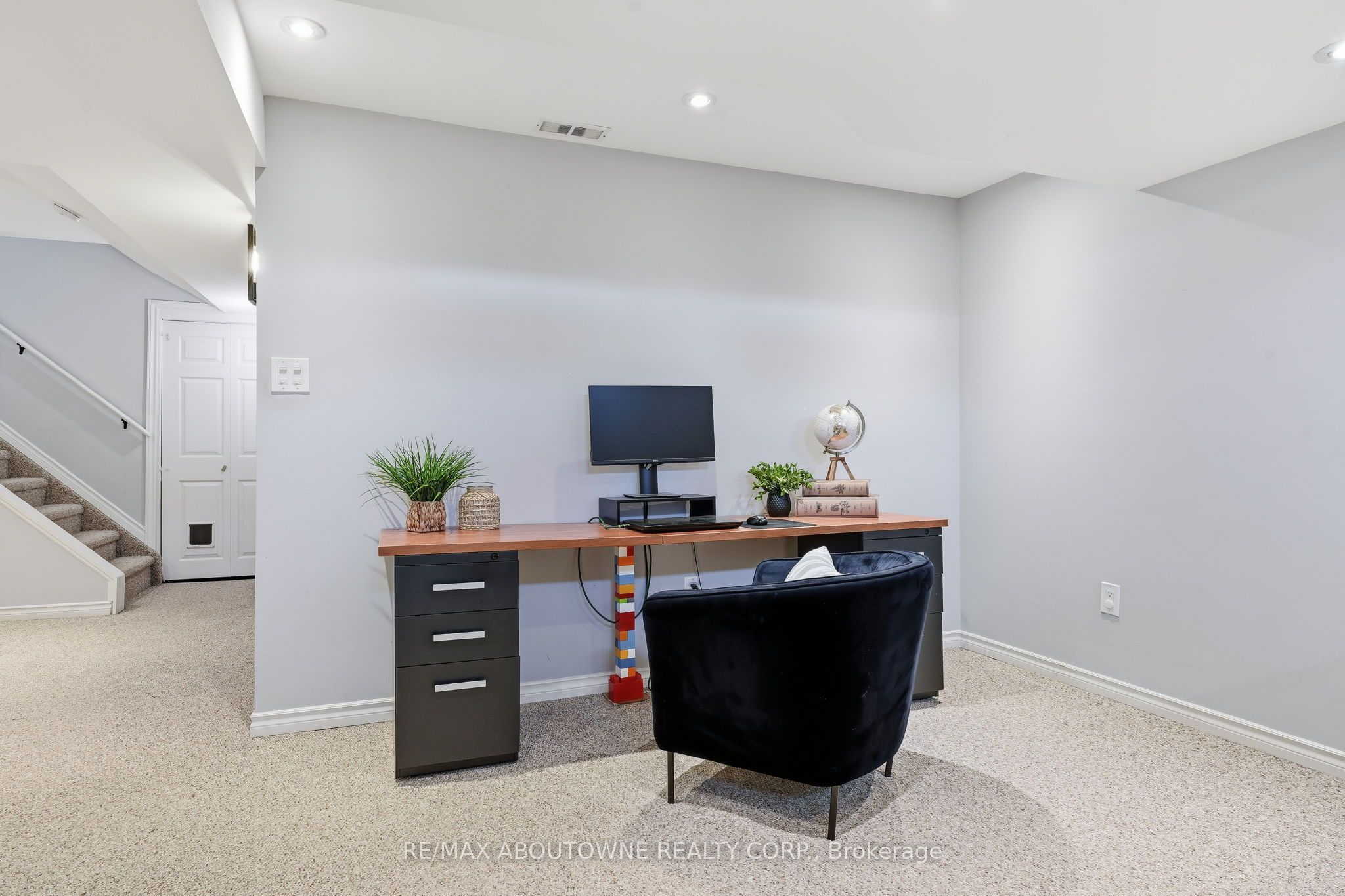2469 Springforest Drive, Oakville ‣ W13716872 2469 Springforest Drive, Oakville ‣ W13716872